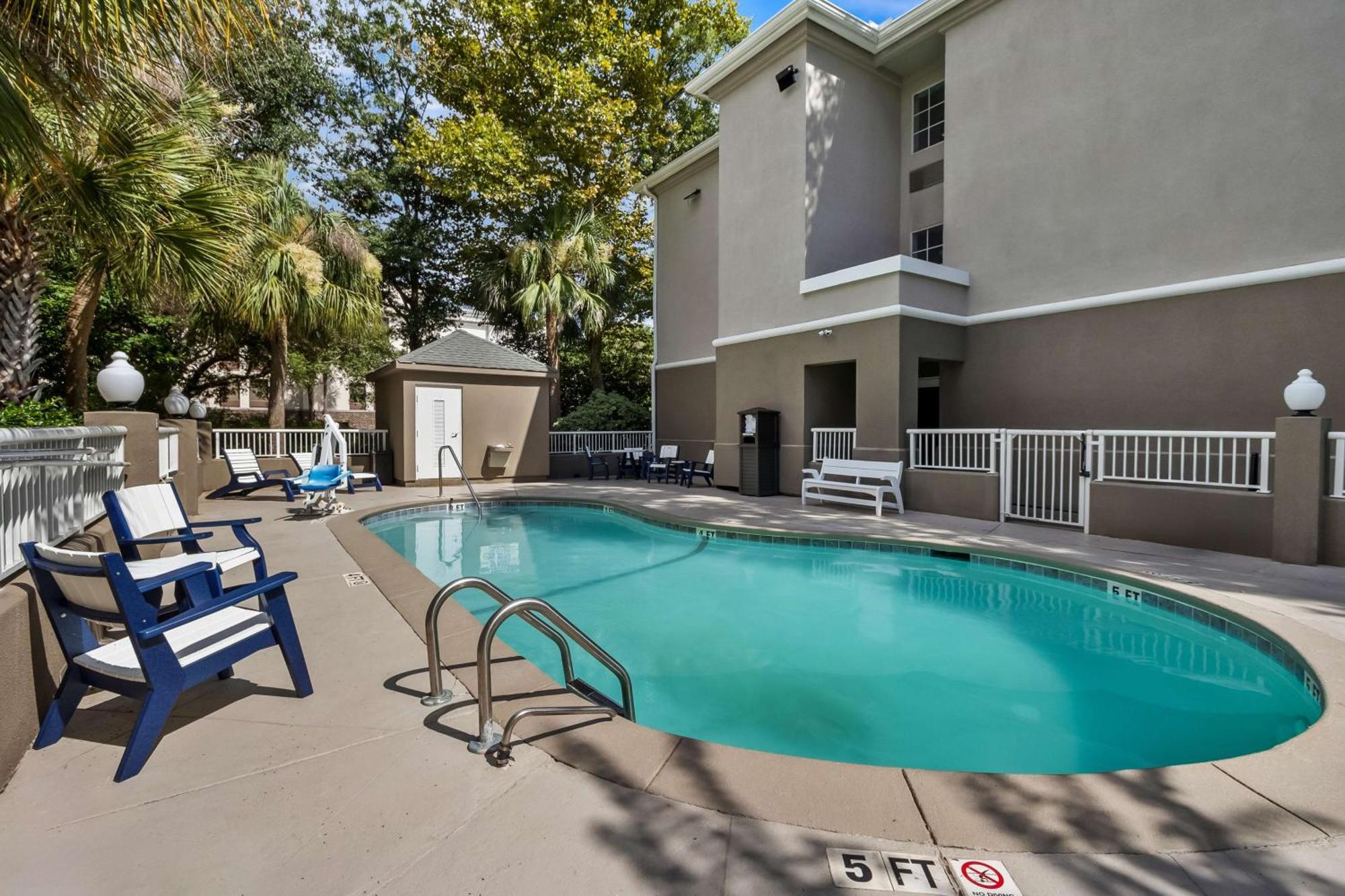 Best Western Patriots Point Mount Pleasant Exterior photo